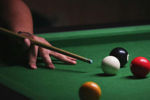 GRIP MISTAKES: How to Hold a Pool Cue Correctly [VIDEO]